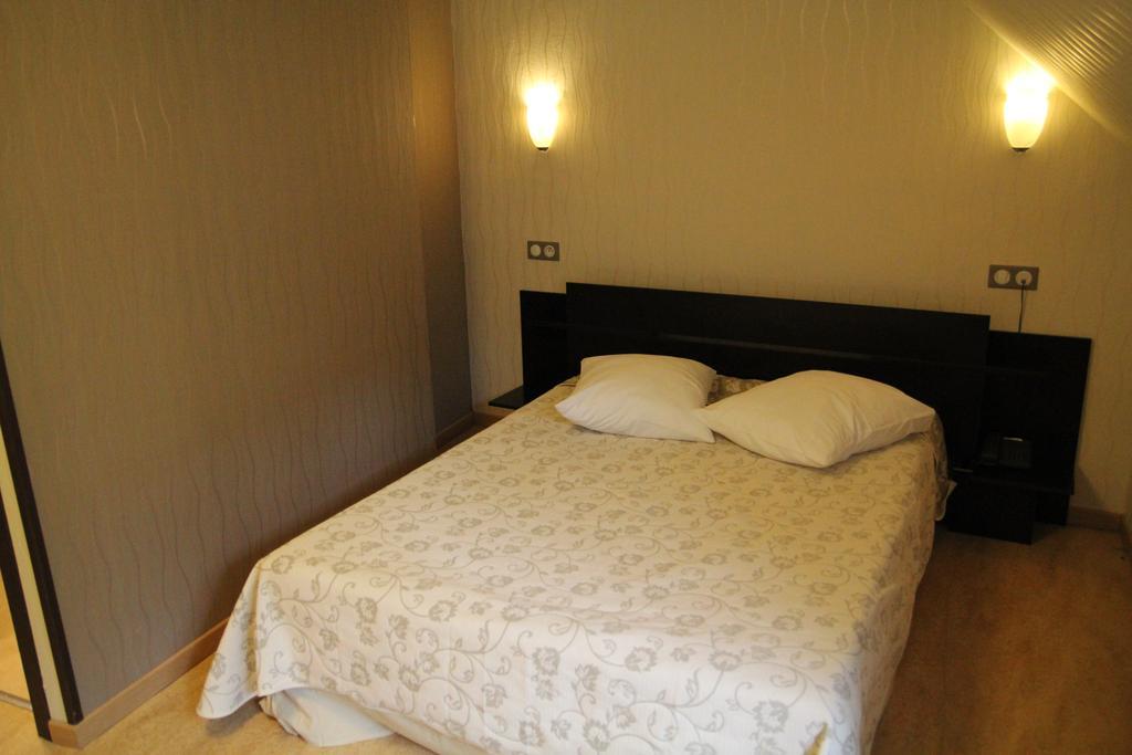 La Madeleine Hotel Saint-Benoît-sur-Loire Szoba fotó
